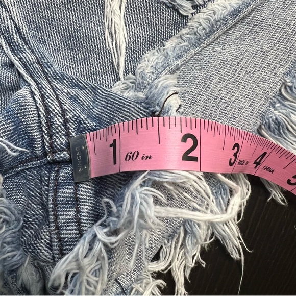 Tobi Melrose denim distressed shorts in light blue was size 25. - Picture 5 of 7